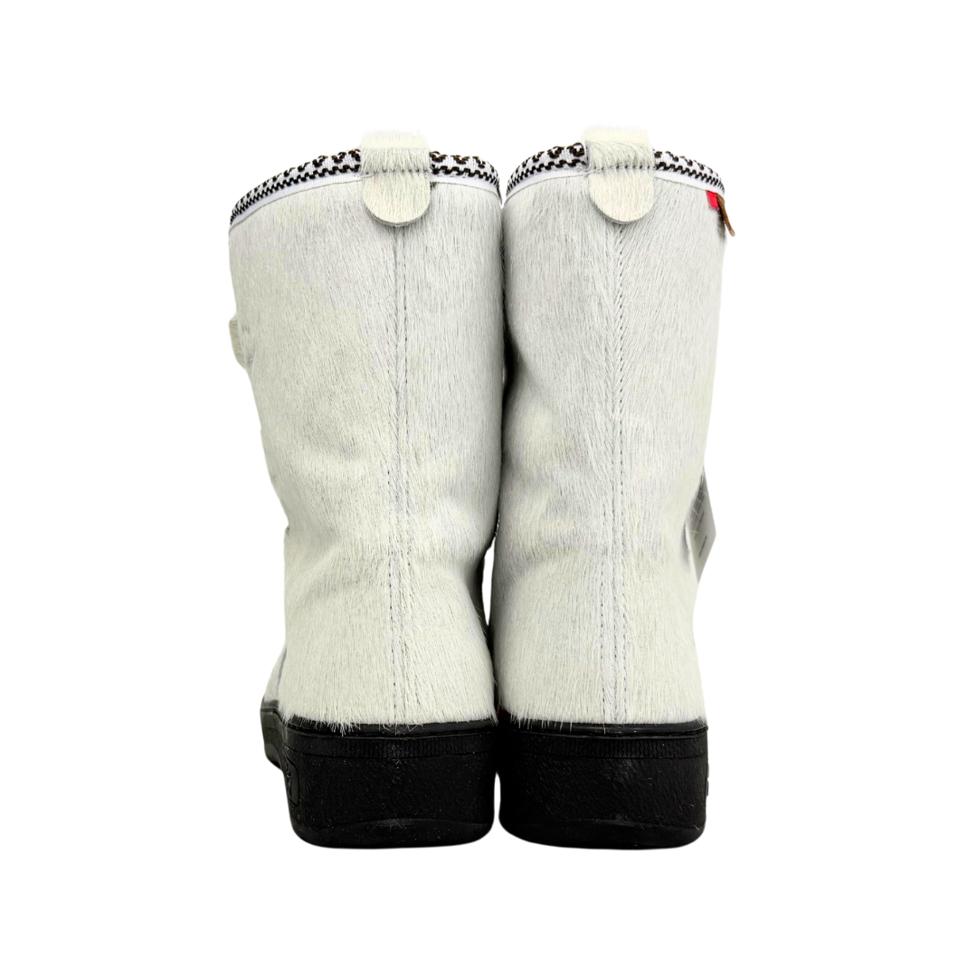 Topaz of Norway, white cowhide winter boots - Image 4
